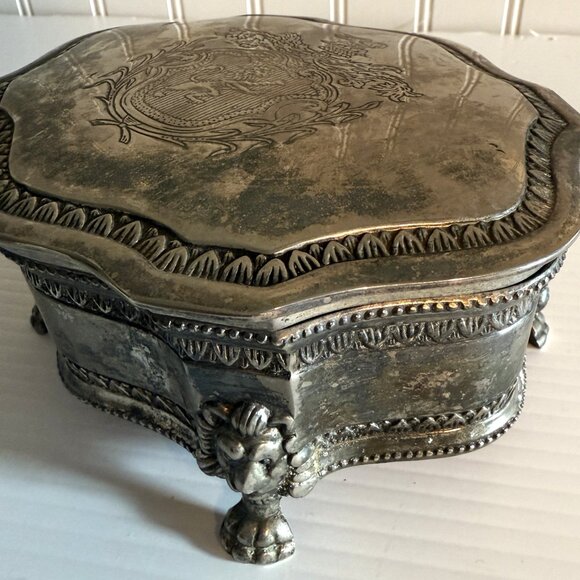Vintage Silver Plate Hinged Jewelry Trinket Box Lion Crest & Feet Int'l Silver - Picture 7 of 15